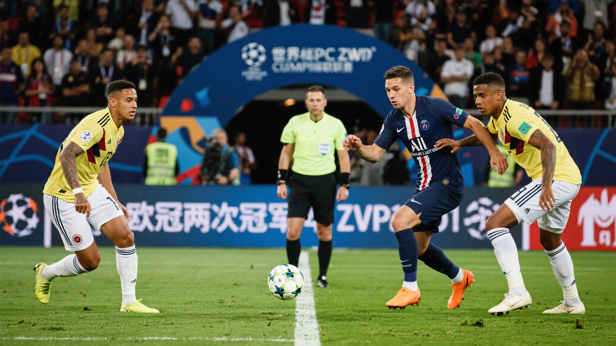 欧冠双冠王险遭逆袭,世俱杯再现激烈2-2战平 今年的世俱杯吸引了豪门球队悉数到场。特别是在某支曾